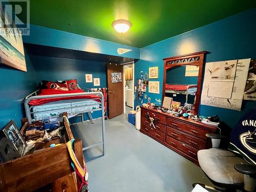 301 4Th Street, Nakusp, BC - Indoor Photo Showing Bedroom