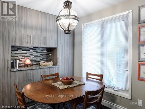 8 - 91 Avonwood Drive, Stratford, ON - Indoor Photo Showing Dining Room