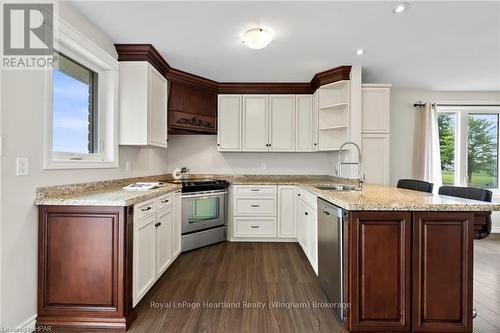 39 Minto Street S, Minto (Clifford), ON - Indoor Photo Showing Kitchen