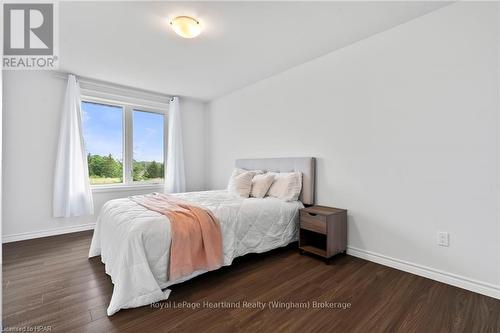 39 Minto Street S, Minto (Clifford), ON - Indoor Photo Showing Bedroom