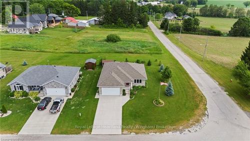 39 Minto Street S, Minto (Clifford), ON - Outdoor With Exterior