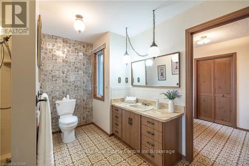 7147 Wellington Road No. 124 Road, Guelph/Eramosa, ON - Indoor Photo Showing Bathroom