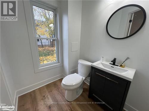 234 Simcoe Street, Collingwood, ON - Indoor Photo Showing Bathroom