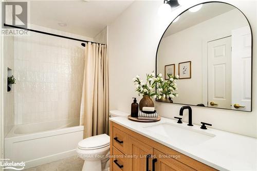 29 Godden Street, Collingwood, ON - Indoor Photo Showing Bathroom