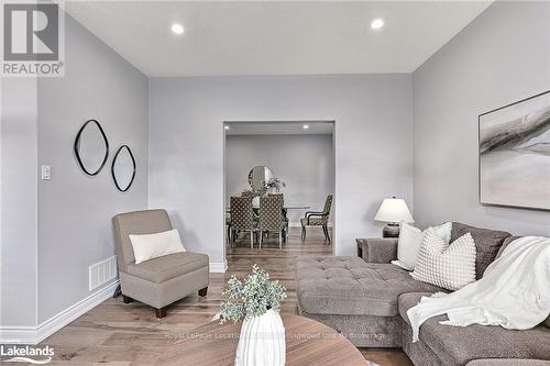 31 Gilpin Crescent, Collingwood, ON - Indoor Photo Showing Living Room