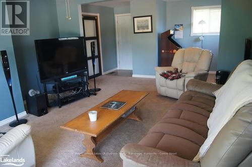 27 John Street, Burk'S Falls, ON - Indoor Photo Showing Living Room