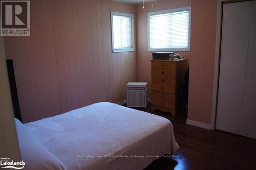 27 John Street, Burk'S Falls, ON - Indoor Photo Showing Bedroom