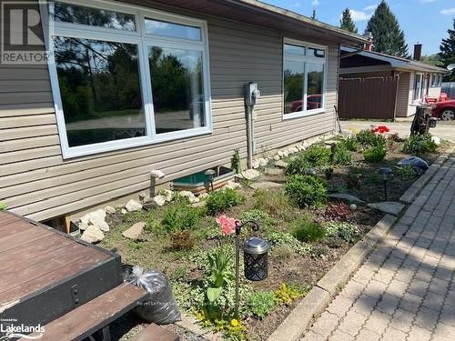 27 John Street, Burk'S Falls, ON - Outdoor With Deck Patio Veranda