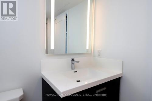 617 - 50 Mccaul Street, Toronto, ON - Indoor Photo Showing Bathroom