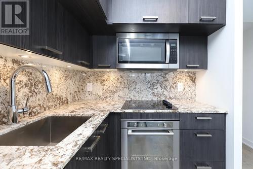 617 - 50 Mccaul Street, Toronto, ON - Indoor Photo Showing Kitchen With Upgraded Kitchen