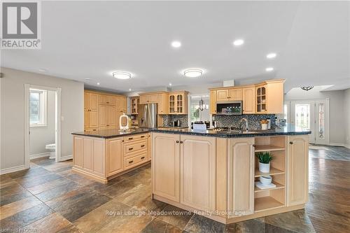 551 Darby Road, Welland (765 - Cooks Mills), ON - Indoor Photo Showing Kitchen