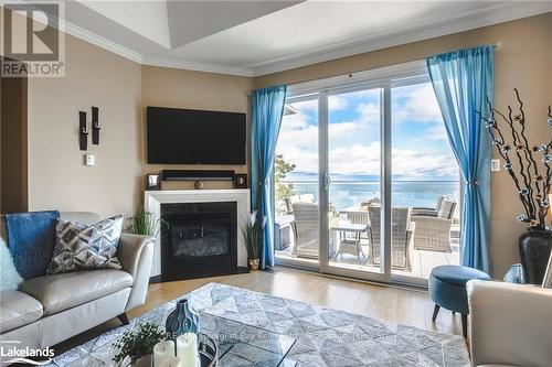 337 Aberdeen Boulevard, Midland, ON - Indoor Photo Showing Living Room With Fireplace