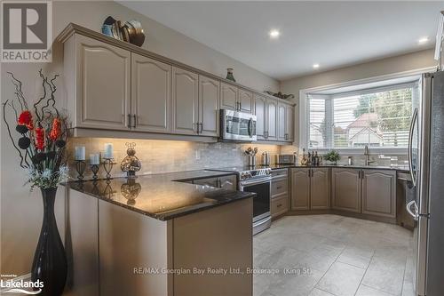 337 Aberdeen Boulevard, Midland, ON - Indoor Photo Showing Kitchen With Upgraded Kitchen