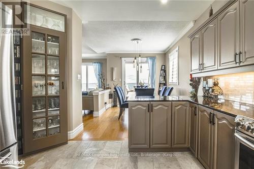 337 Aberdeen Boulevard, Midland, ON - Indoor Photo Showing Kitchen