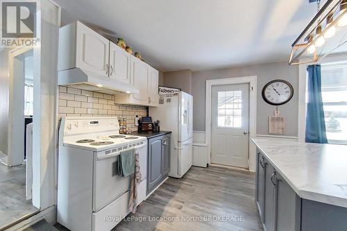 6176 21 22  Nottawasaga Sdrd, Clearview, ON - Indoor Photo Showing Laundry Room