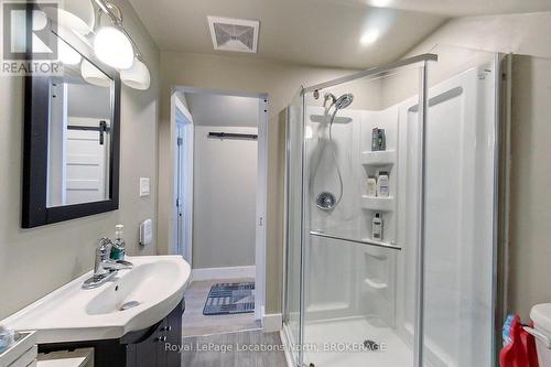 6176 21 22  Nottawasaga Sdrd, Clearview, ON - Indoor Photo Showing Kitchen