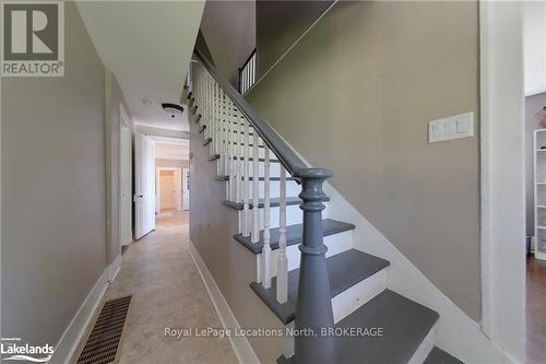 6176 21 22  Nottawasaga Sdrd, Clearview, ON - Indoor Photo Showing Bedroom