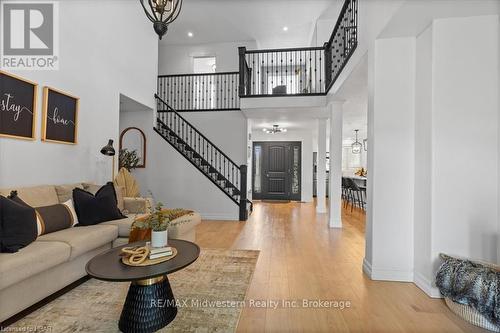 125 Armstrong Street W, North Perth (Listowel), ON - Indoor Photo Showing Living Room