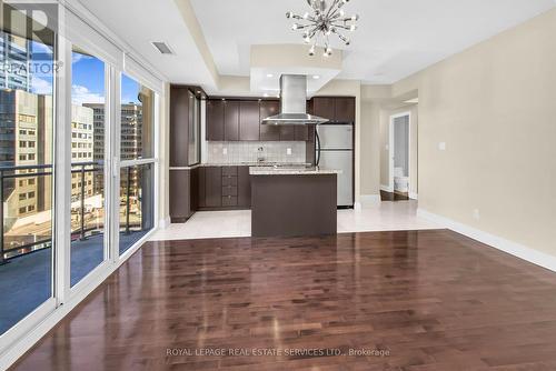 1006 - 1430 Yonge Street, Toronto, ON - Indoor Photo Showing Kitchen