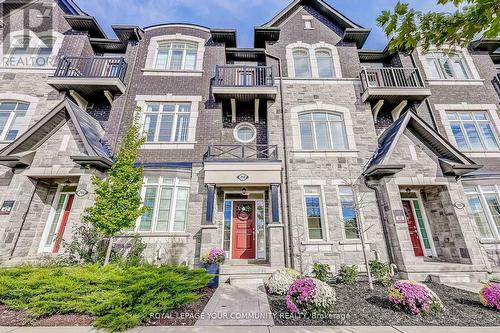 292 King Road, Richmond Hill, ON - Outdoor With Facade