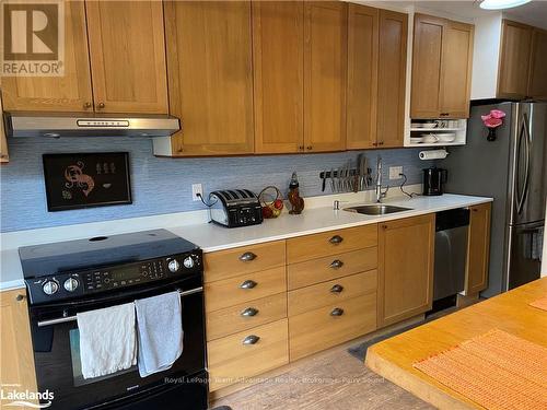 9 Prospect Street, Parry Sound, ON - Indoor Photo Showing Kitchen