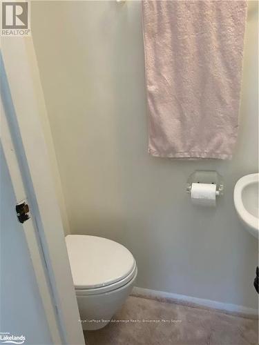 9 Prospect Street, Parry Sound, ON - Indoor Photo Showing Bathroom