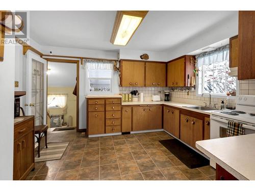 4184 Estavilla Drive, Prince George, BC - Indoor Photo Showing Kitchen