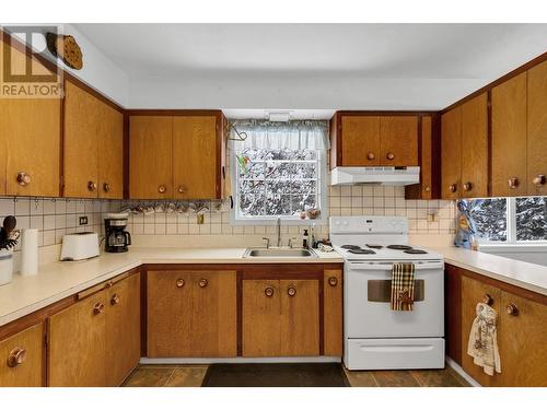 4184 Estavilla Drive, Prince George, BC - Indoor Photo Showing Kitchen