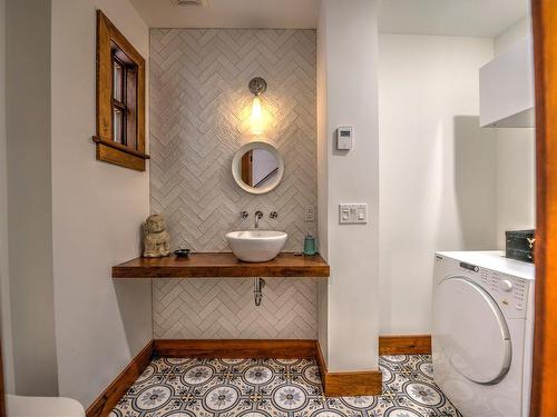 Powder room - 1325 Rue Moreau, Prévost, QC - Indoor Photo Showing Laundry Room