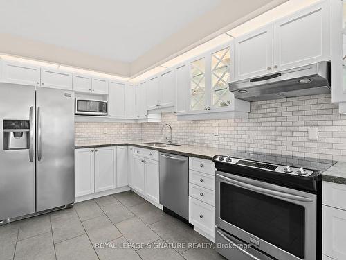 1122-10 Guildwood Pkwy, Toronto, ON - Indoor Photo Showing Kitchen With Upgraded Kitchen