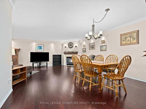 1122-10 Guildwood Pkwy, Toronto, ON - Indoor Photo Showing Dining Room