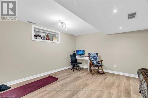 64 Gaw Crescent, Guelph (Pine Ridge), ON - Indoor