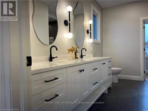 958 Bogdanovic Way, Huron-Kinloss, ON - Indoor Photo Showing Bathroom