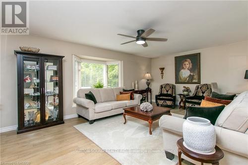 7 Sandy Pines Trail, South Bruce Peninsula, ON - Indoor Photo Showing Living Room