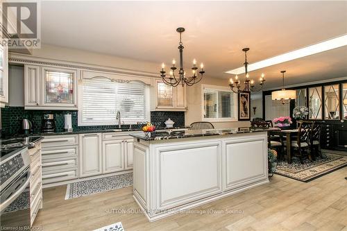 7 Sandy Pines Trail, South Bruce Peninsula, ON - Indoor Photo Showing Kitchen With Upgraded Kitchen