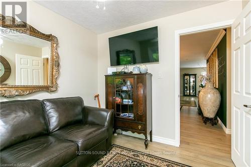 7 Sandy Pines Trail, South Bruce Peninsula, ON - Indoor Photo Showing Living Room