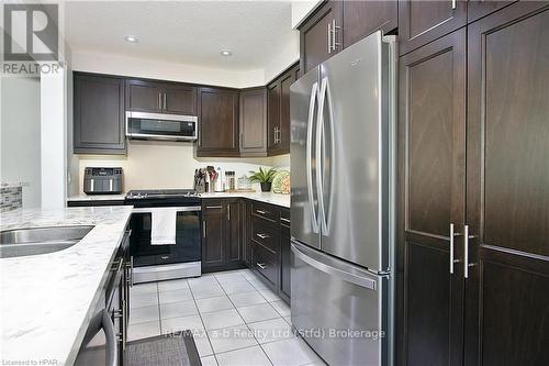 44 Anderson Crescent, Stratford (Ellice), ON - Indoor Photo Showing Kitchen With Double Sink