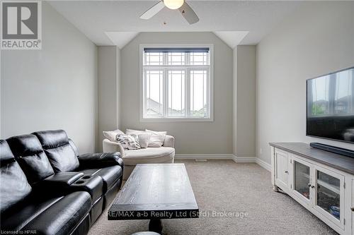 44 Anderson Crescent, Stratford (Ellice), ON - Indoor Photo Showing Living Room