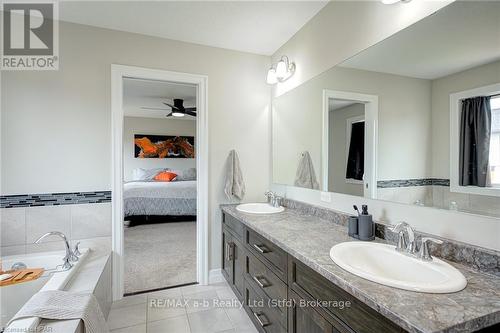 44 Anderson Crescent, Stratford (Ellice), ON - Indoor Photo Showing Bathroom