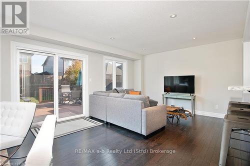 44 Anderson Crescent, Stratford (Ellice), ON - Indoor Photo Showing Living Room