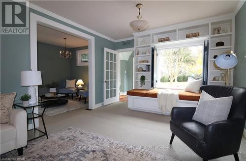 223 Mornington Street, Stratford, ON - Indoor Photo Showing Living Room