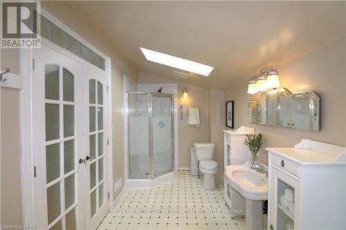 223 Mornington Street, Stratford, ON - Indoor Photo Showing Bathroom