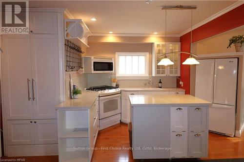 223 Mornington Street, Stratford, ON - Indoor Photo Showing Kitchen