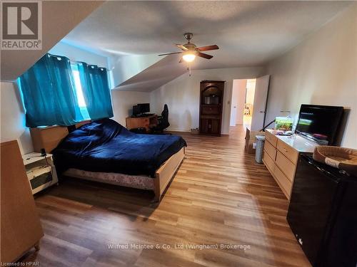 587 Gough Street, Huron-Kinloss (Lucknow), ON - Indoor Photo Showing Bedroom