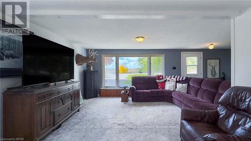 73840 Goshen Line, Bluewater (Stanley), ON - Indoor Photo Showing Living Room