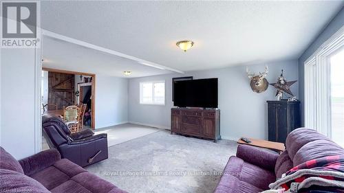 73840 Goshen Line, Bluewater (Stanley), ON - Indoor Photo Showing Living Room