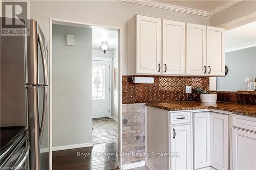 35 Dawson Street, Stratford, ON - Indoor Photo Showing Kitchen