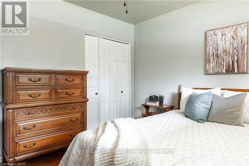 35 Dawson Street, Stratford, ON - Indoor Photo Showing Bedroom