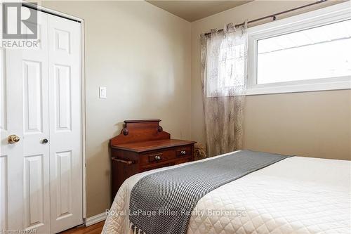 35 Dawson Street, Stratford, ON - Indoor Photo Showing Bedroom