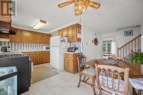 6 Hollyberry Place, Guelph (Parkwood Gardens), ON - Indoor Photo Showing Kitchen